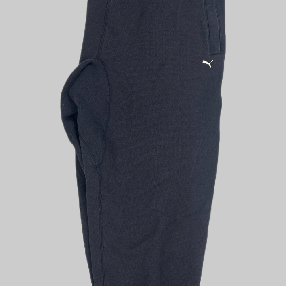 Men’s M. PUMA SELECT  Navy Joggers. Medal design drawstring and pocket zippers